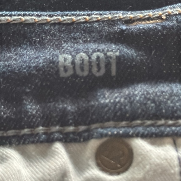 Banana Republic Boot cut dark Rinse Mid rise 9” jeans Sz 30 - Picture 11 of 14